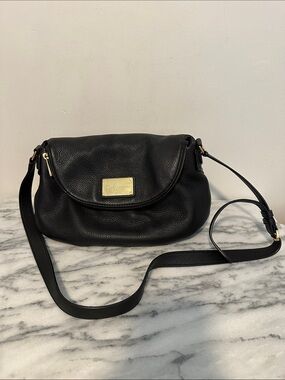 MARC BY MARC JACOBS Q
Natasha Black Leather Shoulder
Bag Crossbody Gold Hardware